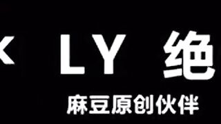 【麻豆传媒】ly-041 网红千里送蜜穴 莫云雪