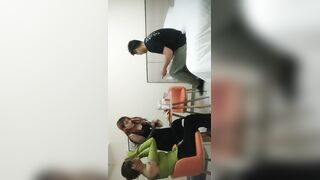 【快活就完了】今夜双飞场，两个漂亮小少妇，D奶乱舞，淫叫满堂，不换套来回抽插不同骚穴，劲爆刺激