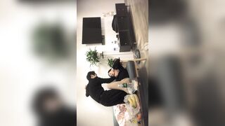 【熟女丶探花】上个刚走短发骚熟继续，撩起衣服吸奶头，很敏感一直叫，吃了药操的舒服了，娇喘呻吟嗯嗯叫