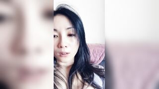 轻熟女小姐姐回归，玩跳蛋，自慰，特写逼逼，洗澡秀