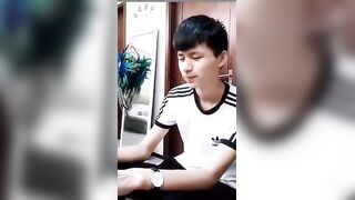 大吊直男小李现直男被深喉