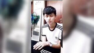 大吊直男小李现直男被深喉