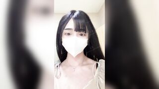 2022年度最美Cd小姐姐-荼蘼(野外の探险)口罩男娘身穿金色裙子在男厕自慰，小仙女棒会高潮喷水哦！