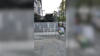 商业街一路跟踪抄底多位漂亮的小姐姐 (2)