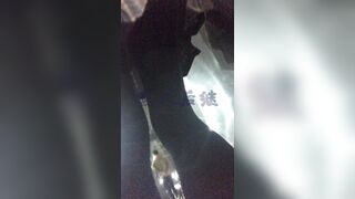 无人后继13百褶裙黑丝袜抄底